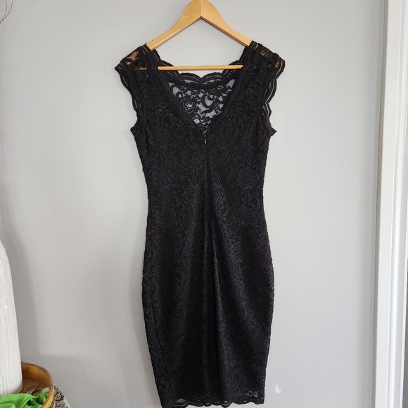 Le Chateau Black Lace Dress - Picture 4 of 8